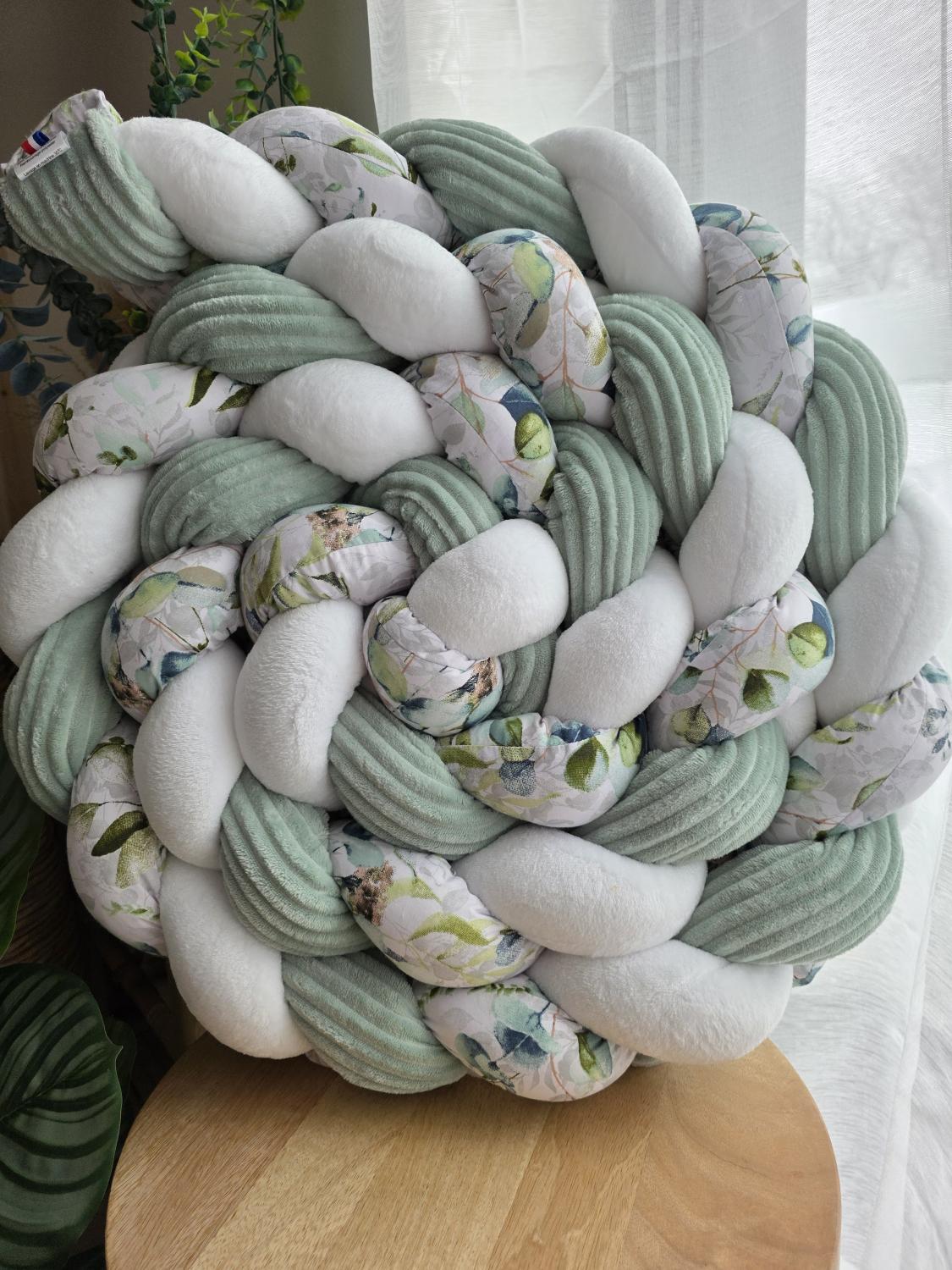 Tresse de lit 3 brins doudou blanc côtelé menthe et eucalyptus grisé 4.6m