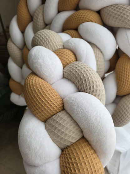 Tresse de lit 4 brins beige et camel et doudou blanc 4.6m