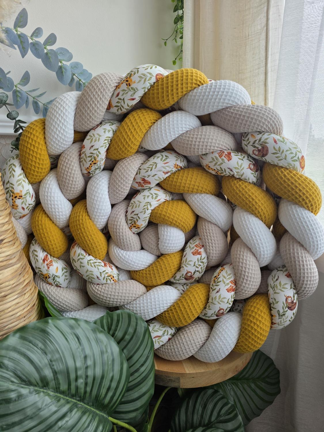Tresse de lit 4 brins blanc beige moutarde et lion 4.6m