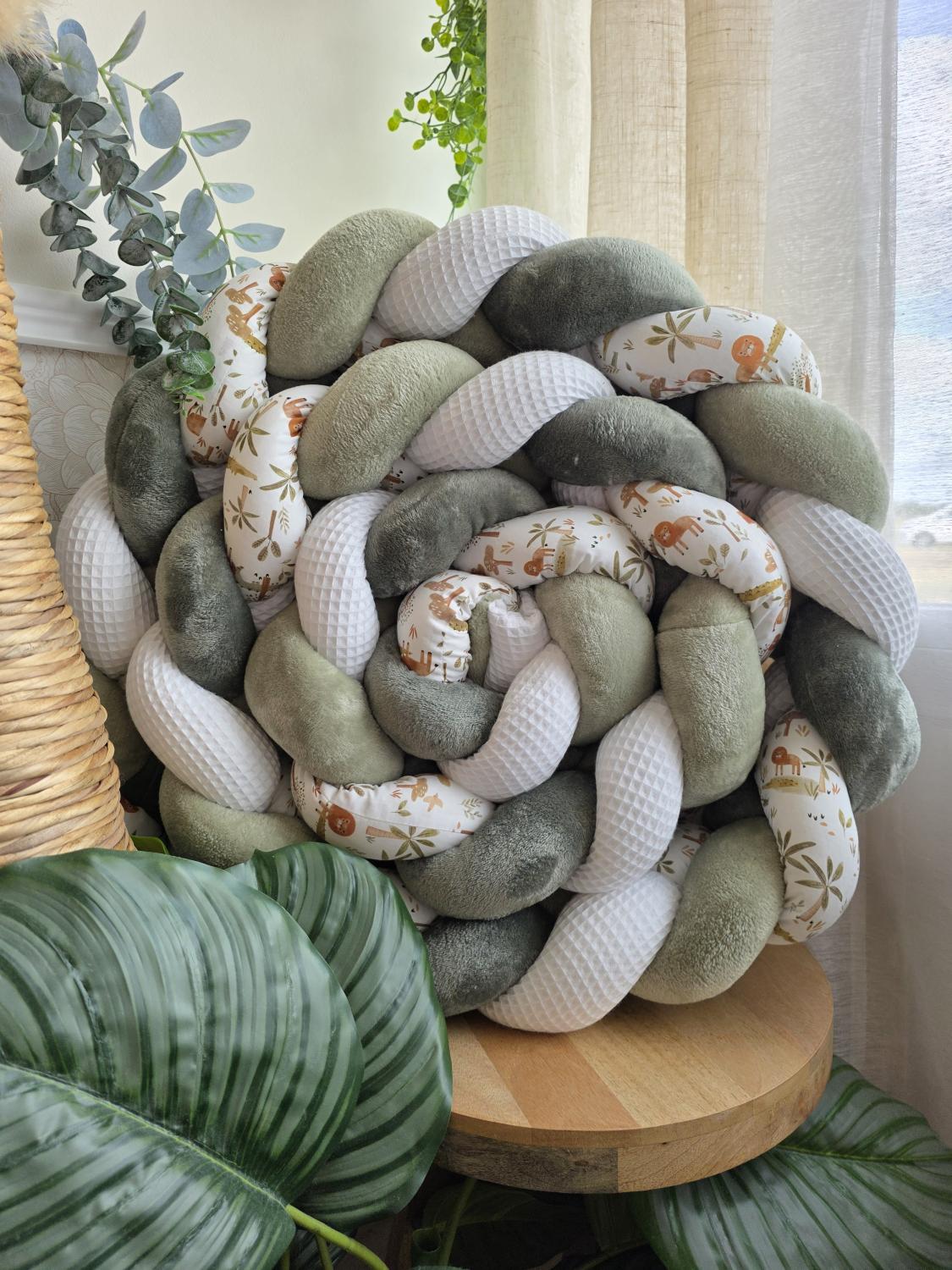 Tresse de lit 4 brins blanc doudou jade et olive et crocodile 4.6m