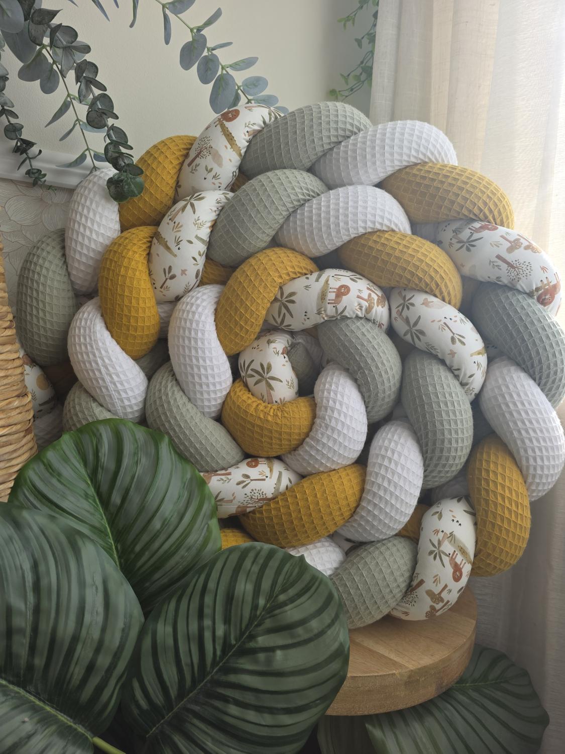Tresse de lit 4 brins blanc sauge moutarde et crocodile 3.6m