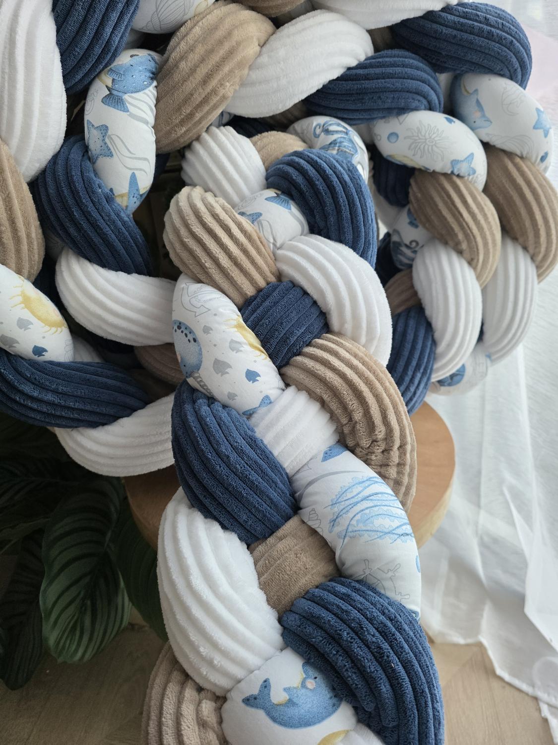 Tresse de lit 4 brins côtelé blanc, galet, marine et hippocampe 3.6m