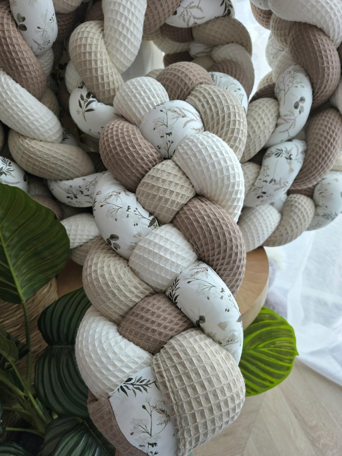 Tresse de lit 4 brins écru beige café et fleurs d'hiver 4.8m