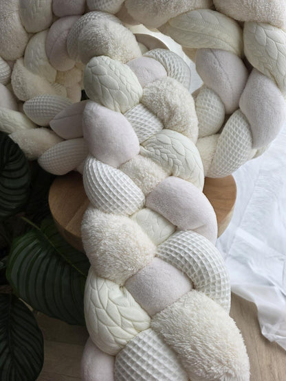 Tresse de lit 4 brins écru fourrure écru doudou écru et tricot écru 3.6m