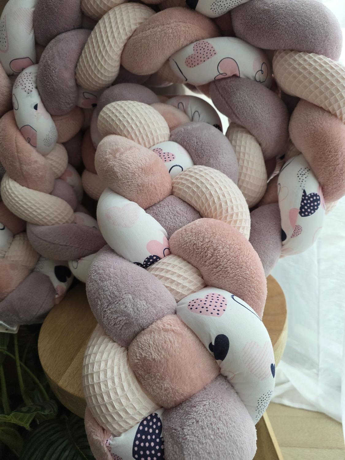 Tresse de lit 4 brins rose pâle doudou poudré et lavande et coeur 3.6m