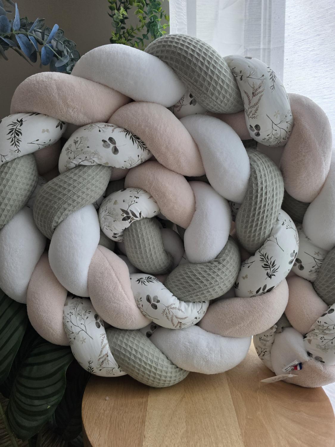 Tresse de lit 4 brins sauge doudou blanc beige et fleur d hiver 3m